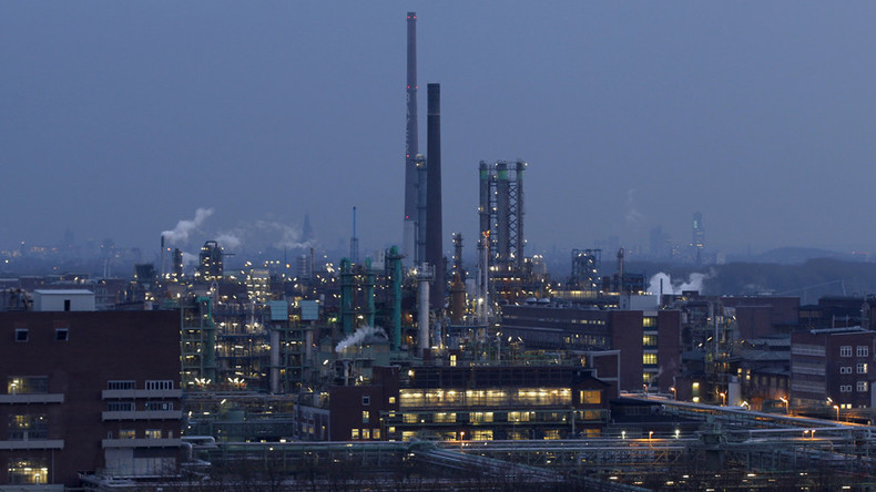 German economy slows on weak investment in construction
