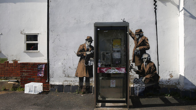 Smashed or stolen? Banksy ‘Spy Booth’ mural satirizing govt. surveillance removed (PHOTO, VIDEO)