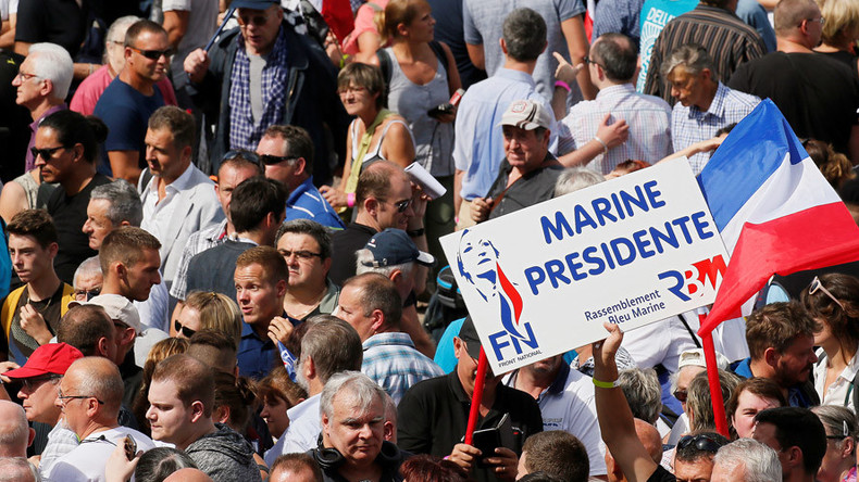 Le Pen vows to organize Frexit referendum & ban burkini if elected president