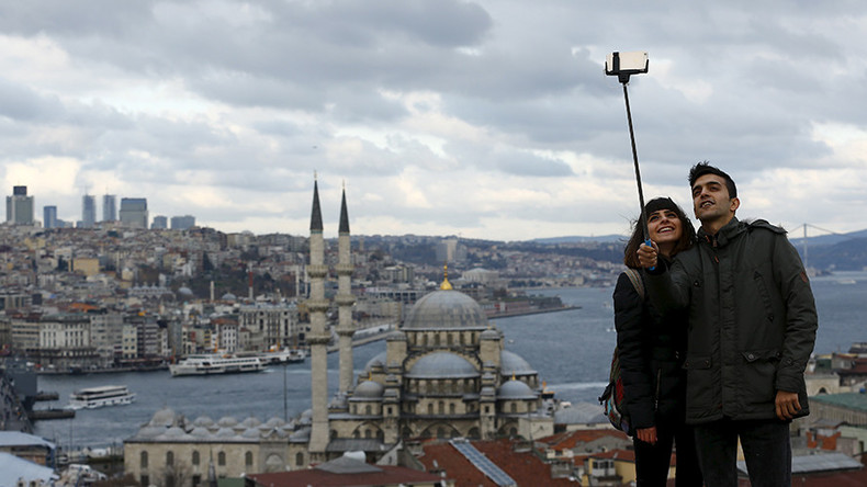 Snap away! Selfies increase happiness among college students, study says