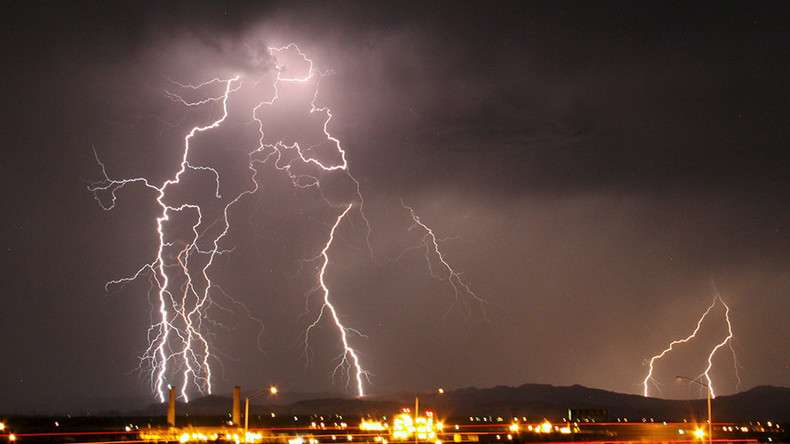 Shocking news: 200 mile lightning bolt sets record as world’s longest ...