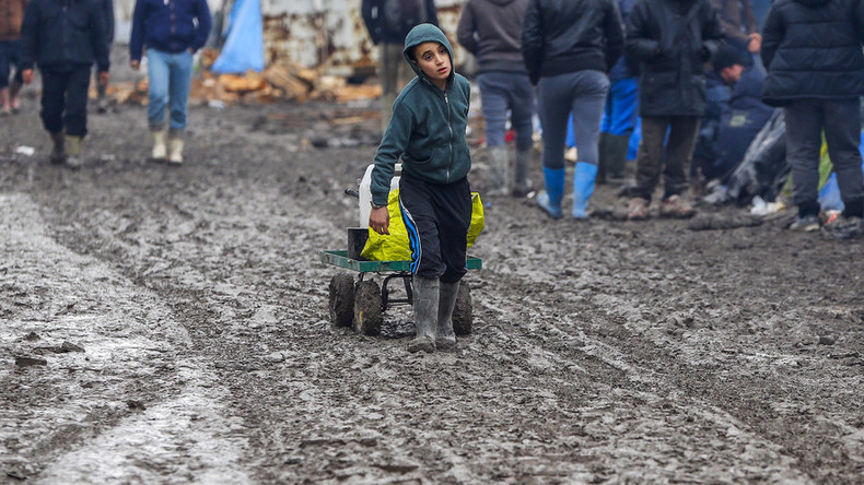 Child refugees in Calais ‘Jungle’ are ‘giving up’ on reaching Britain