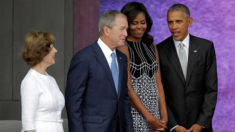 George W Bush gets selfie help from Obama (VIDEO)