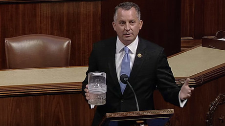 ’Politics of Zika are garbage’: Florida lawmaker brings 100 mosquitoes onto House floor