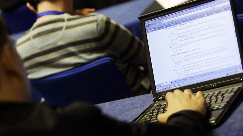 Internet giveaway day? US gov’t relinquishes control of web’s ‘address book’