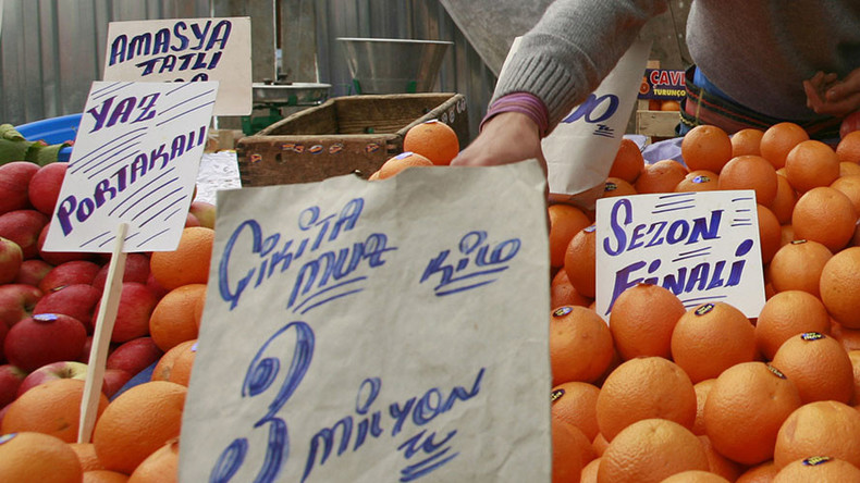Russia partially lifts ban on fruit imports from Turkey