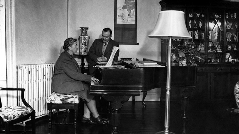 English people ‘mad, ridiculous, cunning’ says newly-republished 1944 book for US servicemen