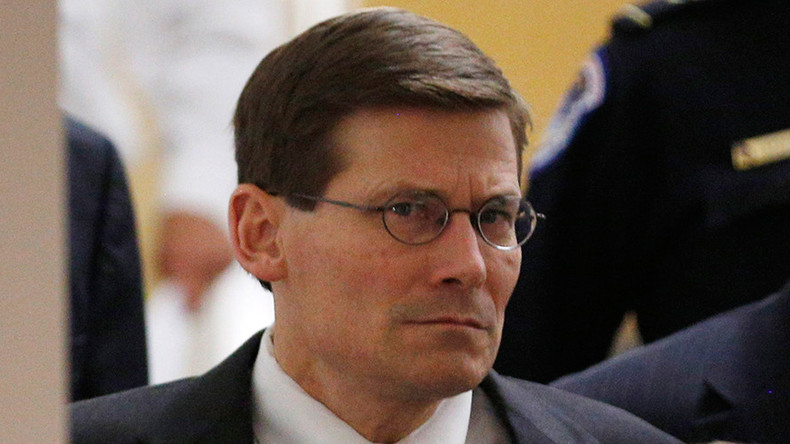 Clinton adviser wants US to intercept Iranian ships to help Saudi Arabia
