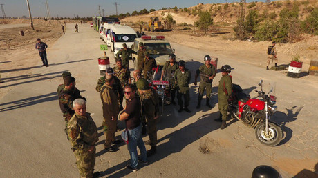 Mortar shell hits near RT crew filming in Aleppo humanitarian corridor (VIDEO)