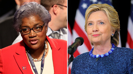 Democratic National Committee Chair Donna Brazile and U.S. Democratic presidential nominee Hillary Clinton. © Reuters