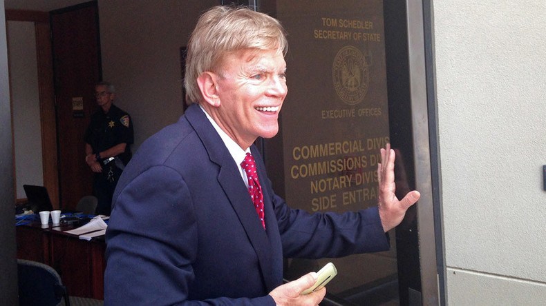 Students arrested & maced at protest against white nationalist David Duke at US Senate debate
