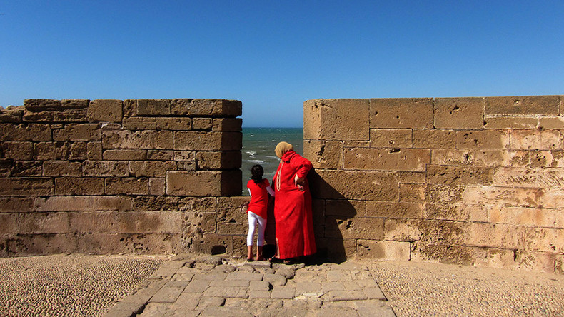 Teenage Moroccan girls face 3 years’ imprisonment for kissing in public
