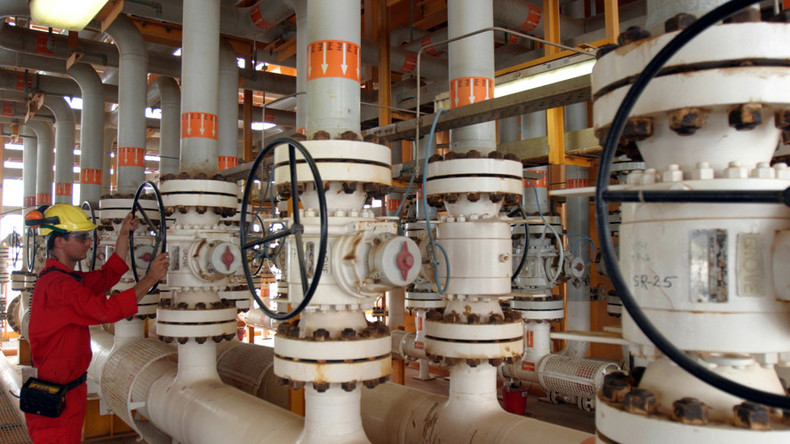 Tehran plans new contracts with Russian oil producers by 2017