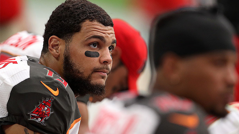 NFL’s Mike Evans refuses to stand during national anthem while Trump is president