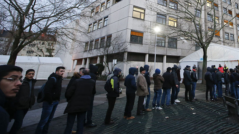 Germany to repatriate 100k rejected asylum-seekers to home countries in 2016 – Merkel