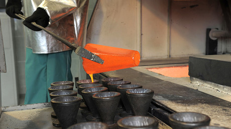 Tons of gold fall from sky in Russian cargo plane blunder (VIDEO, PHOTOS)