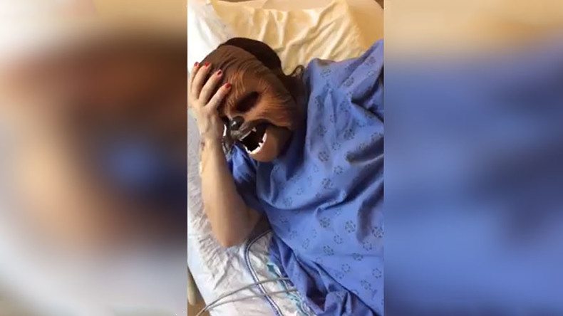 Chewbacca mask delivers again: Mom-to-be dons disguise during labor (VIDEO)
