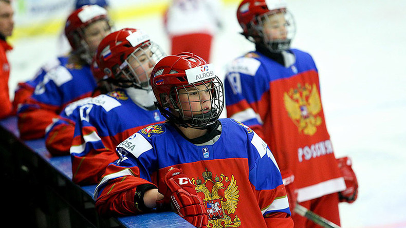 Russian U18 Women S Hockey Team Silences Booing Stands By Embracing Singing Anthem Video Rt Sport News