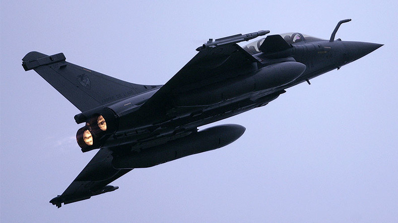 Fighter jet breaking sound barrier behind ‘explosion’ sounds in Marseille