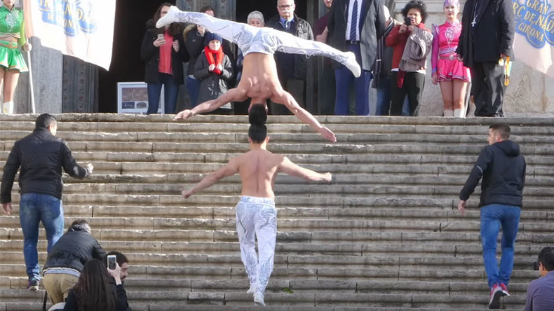Circus brothers break balancing act record on Game of Thrones steps (VIDEO)