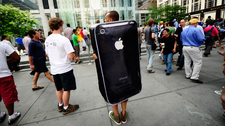 Apple stock slips after Barclays downgrade ahead of projected sales slowdown