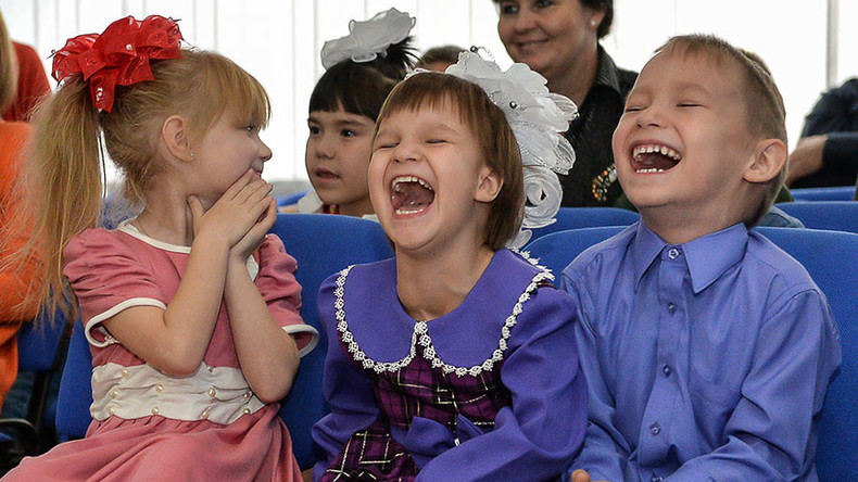 Most Russians back ban on US adoptions – poll
