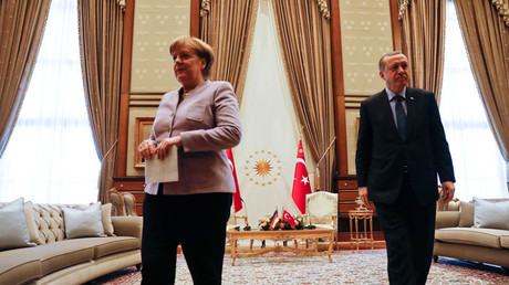 Turkish President Recep Tayyip Erdogan and German Chancellor Angela Merkel © Umit Bektas