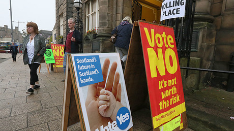 FILE PHOTO: People leave a polling station after placing their votes during the referendum on Scottish independence in Edinburgh, Scotland © Paul Hackett 