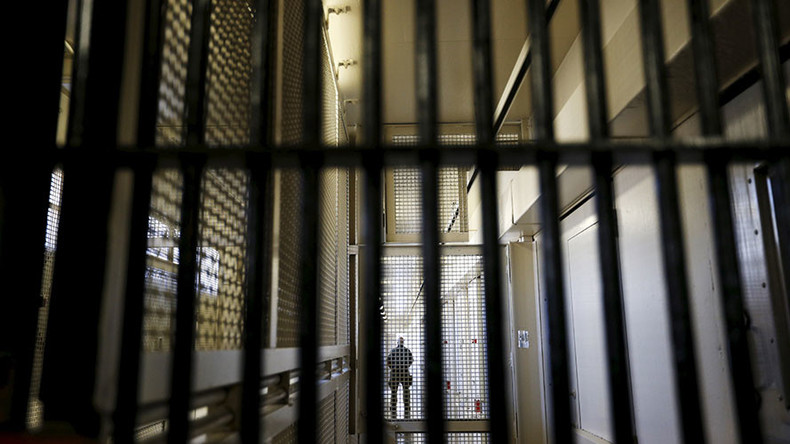 3 guards injured in Tennessee prison riot