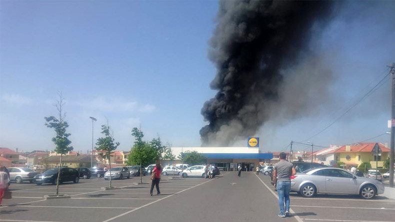 Plane crash near supermarket in Portugal leaves 5 dead (VIDEOS, PHOTOS)