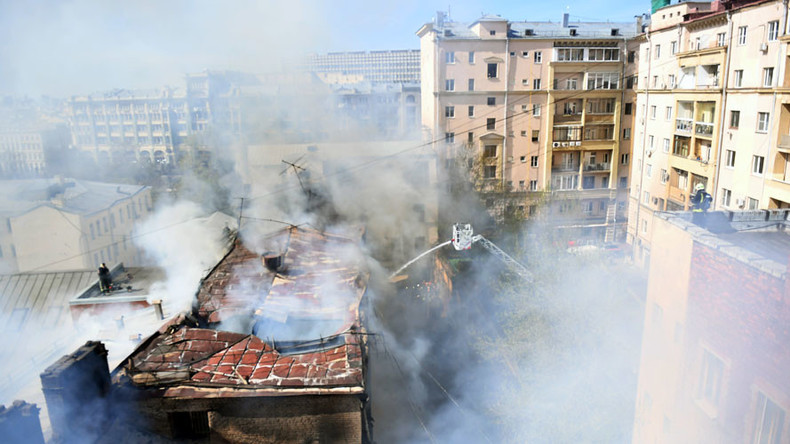 Huge blaze breaks out in central Moscow, not far from Kremlin (PHOTOS, VIDEOS)