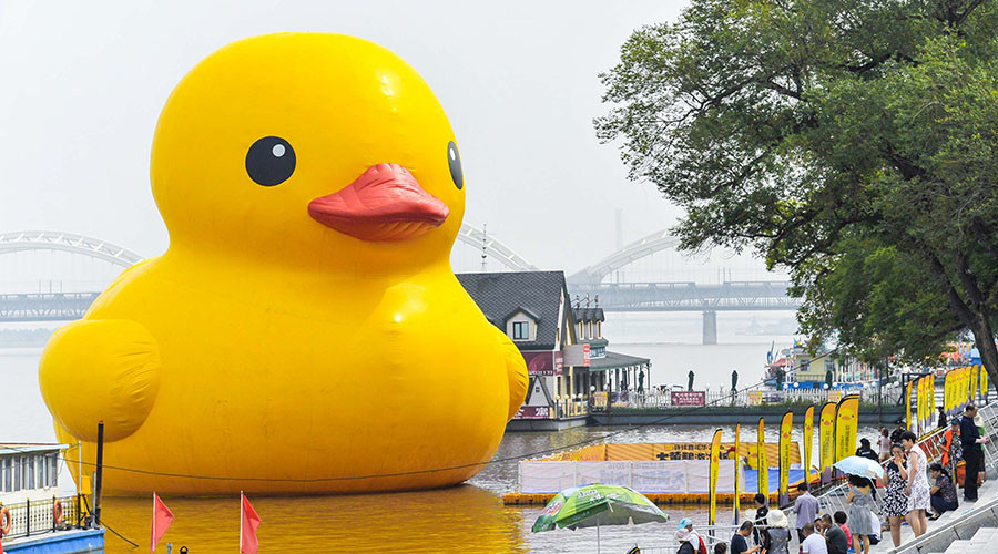 Giant rubber ducky costs Ontario 200k — RT Viral