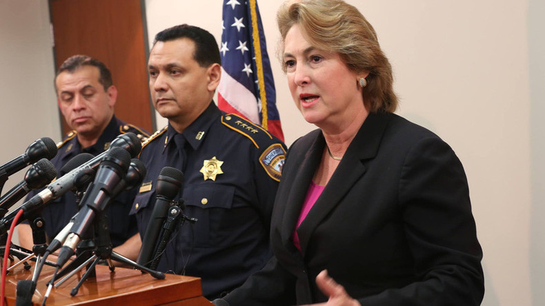 Grand jury indicts Texas deputy & husband for the murder of John Hernandez