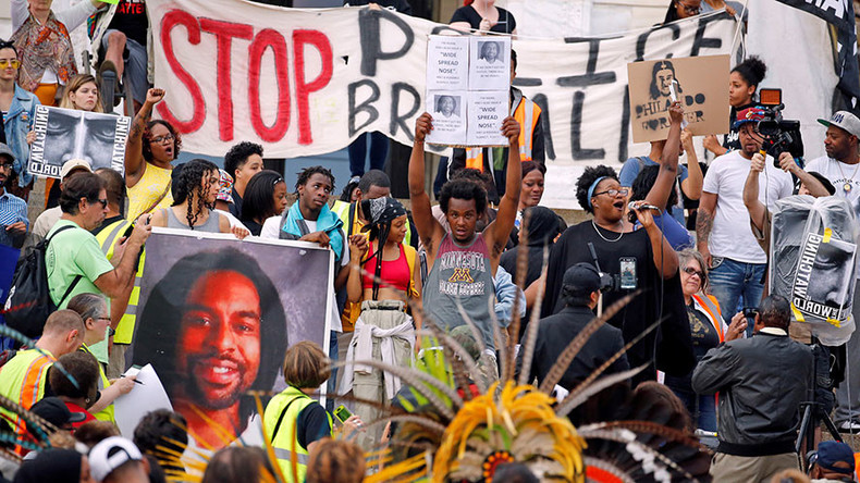 Freeway blocked as 1,000s protest acquittal of officer who shot, killed Philando Castile