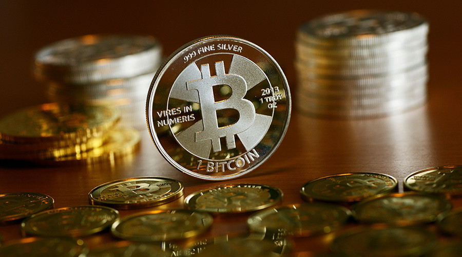 Bitcoin smashes $2,900 barrier to hit record high