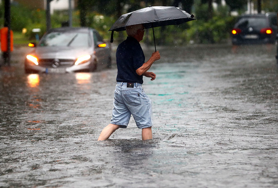 Torrential rain leads to intense flooding in Berlin — RT In vision