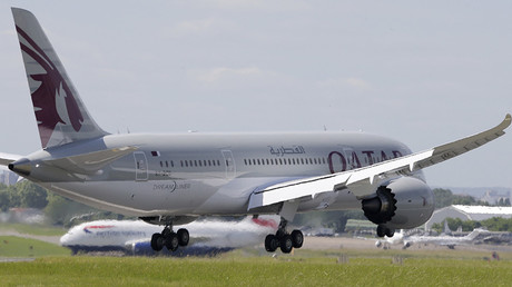 ‘Humiliated’ Instagram star booted off American Airlines flight (VIDEOS)