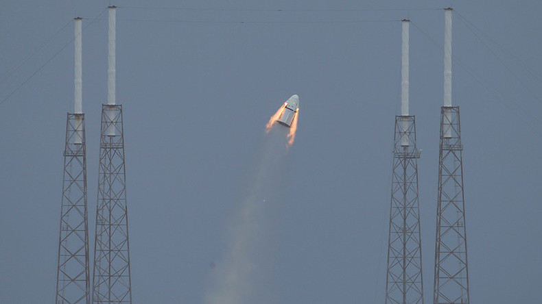 SpaceX abandons propulsive landing plans for Red Dragon mission to Mars