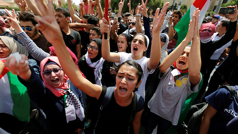 Hundreds demand closure of Israeli embassy in Jordan after shooting of teenager
