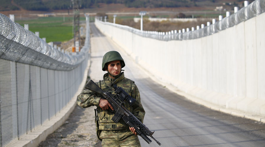 Turkey starts building wall on Iran border