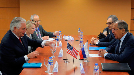 US Secretary of State Rex Tillerson and Russian Foreign Minister Sergey Lavrov at a meeting on the sidelines of an ASEAN regional security summit in Manila © Vitaly Belousov