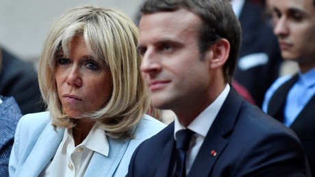 French President Emmanuel Macron and his wife Brigitte Macron © Julien de Rosa