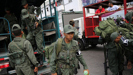 Members of the National Bolivarian Armed Forces arrive as they prepare for a military exercise in Caracas, Venezuela August 26, 2017 © Andres Martinez Casares 