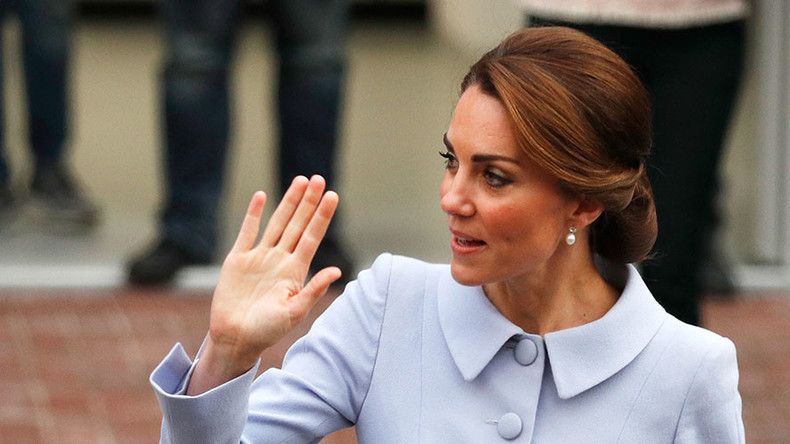 Middleton toplees kate Kate Middleton