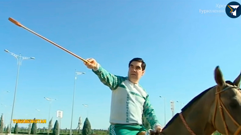 Tracksuited Turkmen president inspects construction work in capital atop his horse (VIDEO)