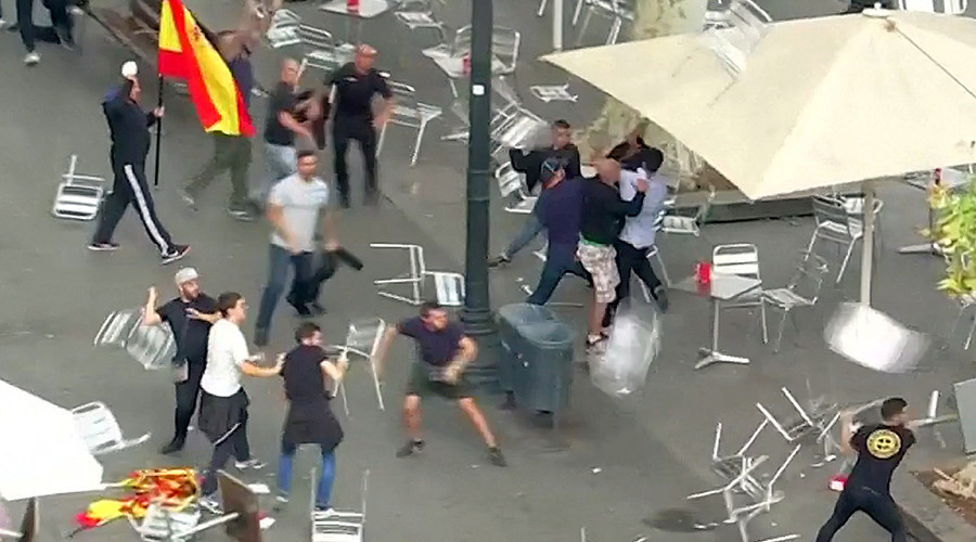 Mass riot kicks off during pro-unity march through Barcelona (VIDEOS)