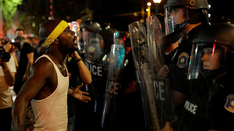 Scores of St Louis protesters arrested after highway blockage (PHOTOS)