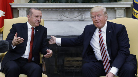 Turkey's President Recep Tayyip Erdogan (L) and U.S President Donald Trump. © Kevin Lamarque
