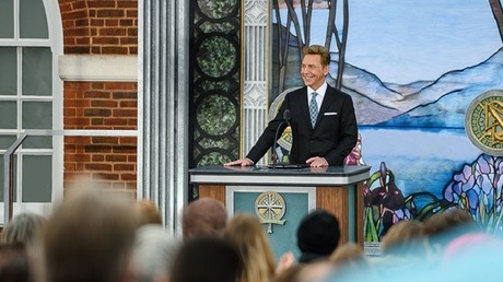 Scientology leader David Miscavige speaking at Birmingham headquarters grand opening. © scientology.org