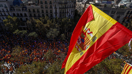 Pro-unity supporters take part in a demonstration in central Barcelona, Spain, October 29, 2017 © Yves Herman